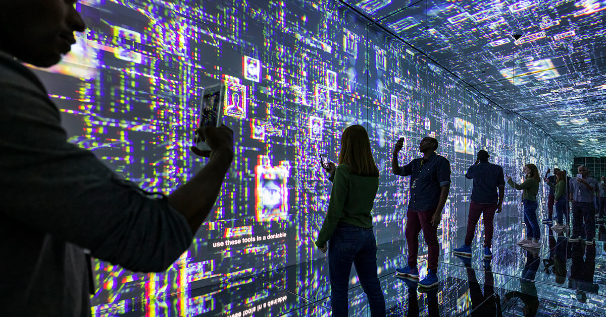 What Do TechnologyRich Immersive Experiences Look?